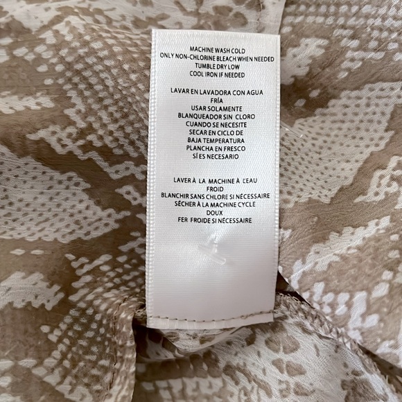 Animal print beige long sleeve e blouse - Picture 5 of 6